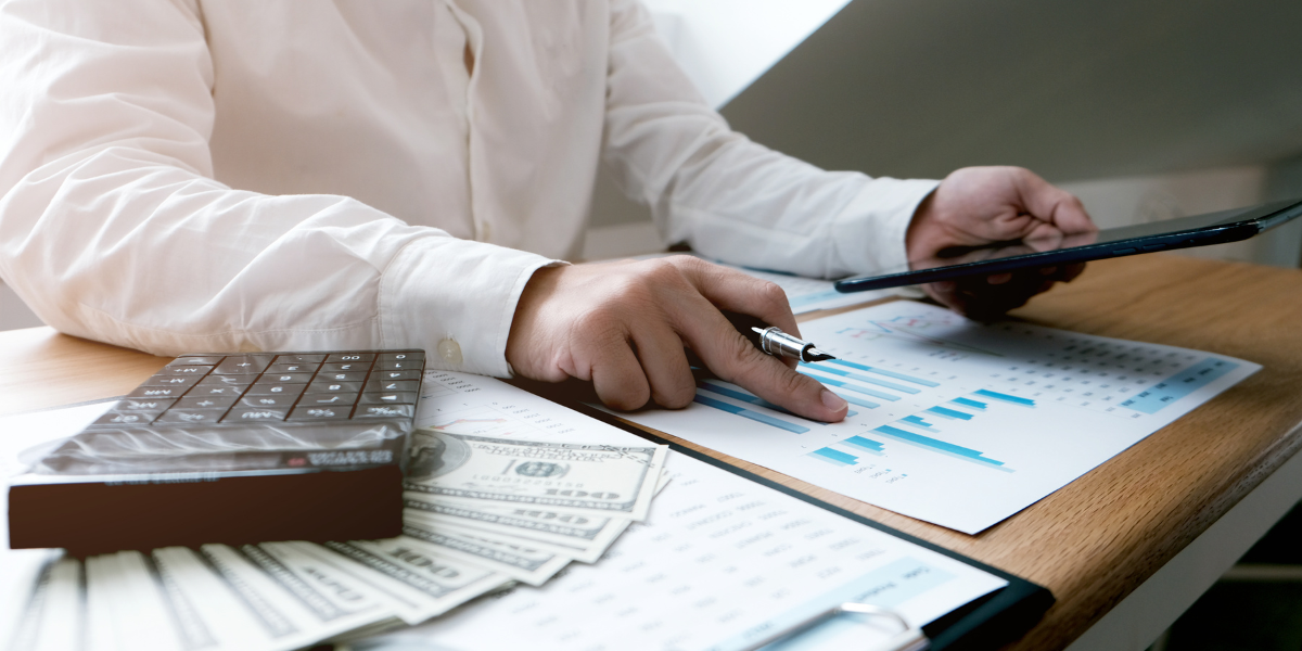 Quarterly Tax Reviews: Why Waiting Until Year-End Costs You More